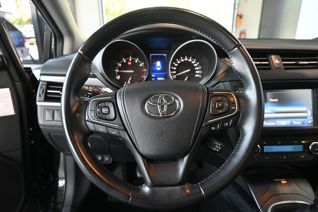 Toyota AVENSIS Touring Sports 1.8 VVT-i SkyView Limited Clima Navigatie Cruise Panoramadak Lane Assist Camera 100% Dealer Onderhouden! Inruil Mogelijk!