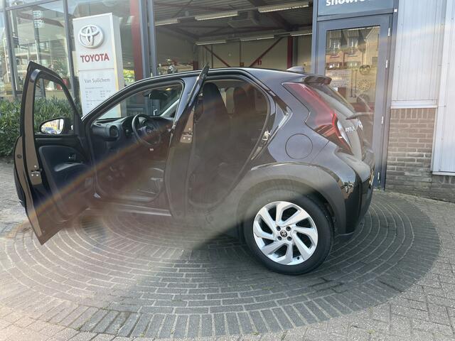 Toyota AYGO X 1.0 VVT-i MT first