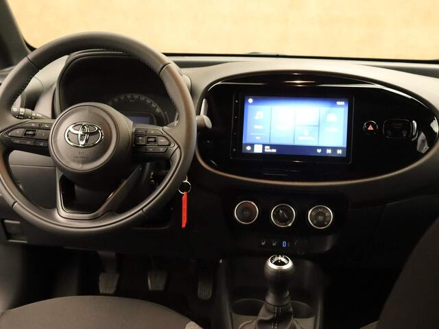 Toyota AYGO X 1.0 VVT-i MT Play - DIRECT UIT VOORRAAD LEVERBAAR - AIRCO - VOORSTOELEN VERWARMD - APPLE CARPLAY/ ANDROID AUTO - ADAPTIEVE CRUISE CONTROL - ACHTERUITRIJCAMERA -DAB RADIO