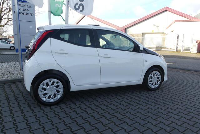 Toyota AYGO 1.0 VVT-i x 5 DEURS.AIRCO.CAMERA.APP CARPLAY.