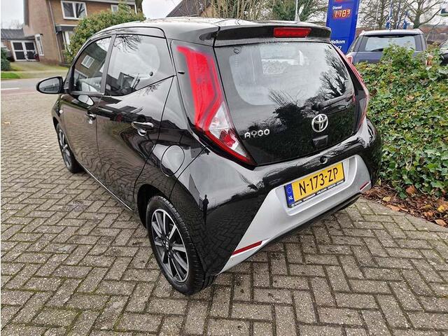 Toyota AYGO 1.0 VVT-i x-play