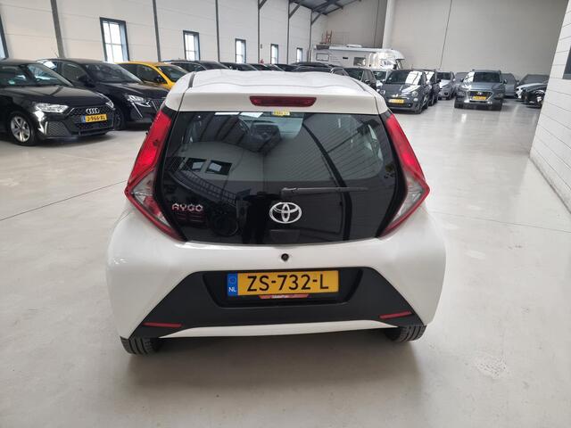Toyota AYGO 1.0 VVT-i x-fun