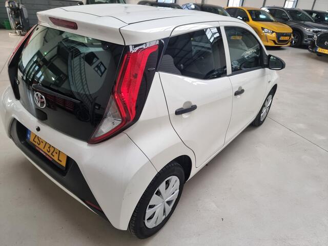 Toyota AYGO 1.0 VVT-i x-fun