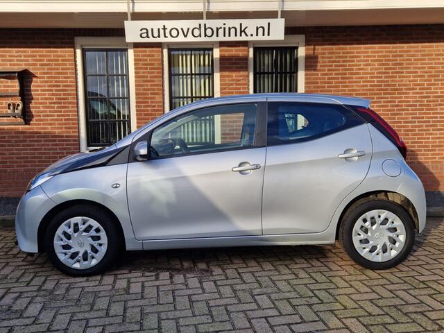 Toyota AYGO 1.0 VVT-i x-play, CAMERA / CRUISE CONTROL / NAP