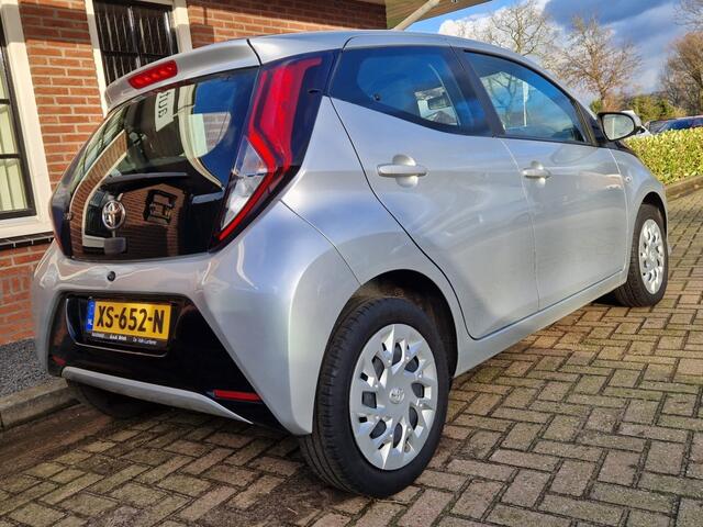 Toyota AYGO 1.0 VVT-i x-play, CAMERA / CRUISE CONTROL / NAP
