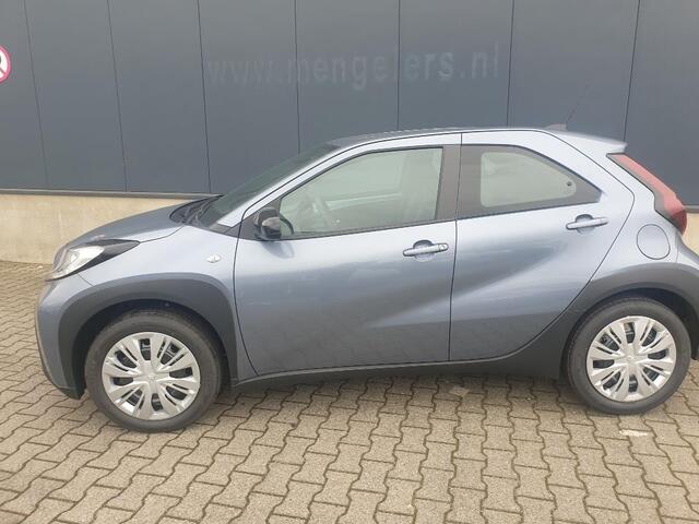 Toyota AYGO X 1.0 VVT-i MT Play Toyota Aygo X 1.0 VVT-i MT play CVT automaat / AppleCarPlay-Android auto