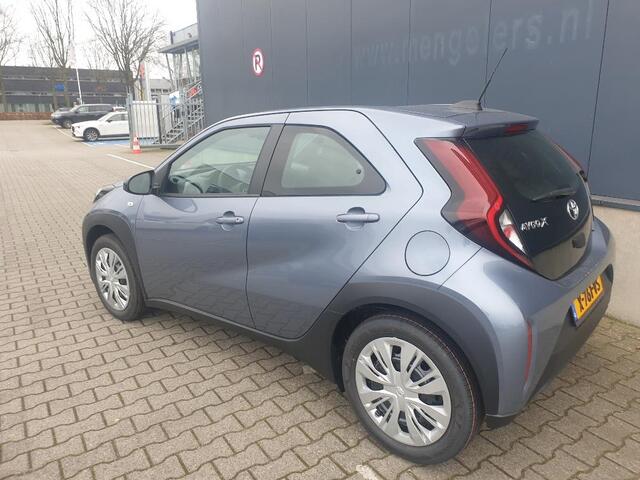 Toyota AYGO X 1.0 VVT-i MT Play Toyota Aygo X 1.0 VVT-i MT play CVT automaat / AppleCarPlay-Android auto