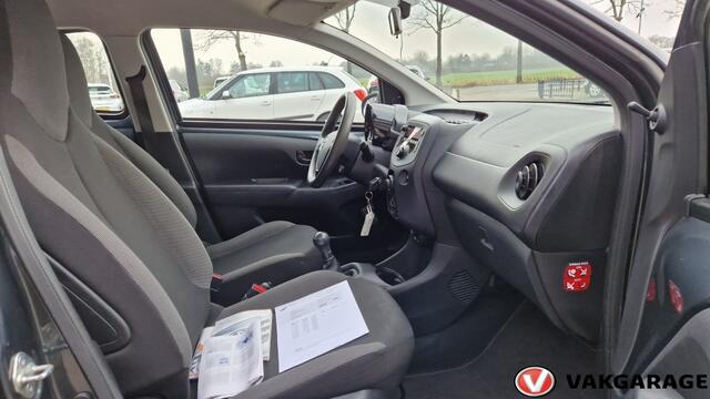 Toyota AYGO 1.0 VVT-i x-fun