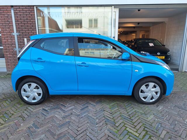 Toyota AYGO 1.0 VVT-i X-Play 5Drs /Camera/Navi/Airco/Garantie