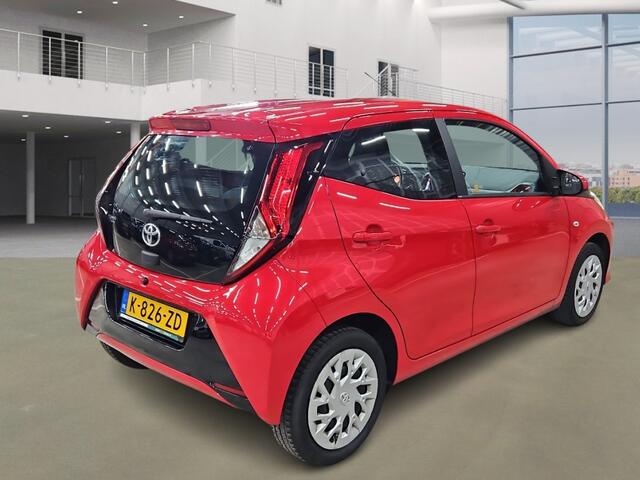 Toyota AYGO 1.0 VVT-i x-play AUT! Carplay! Camera! VERWACHT!!