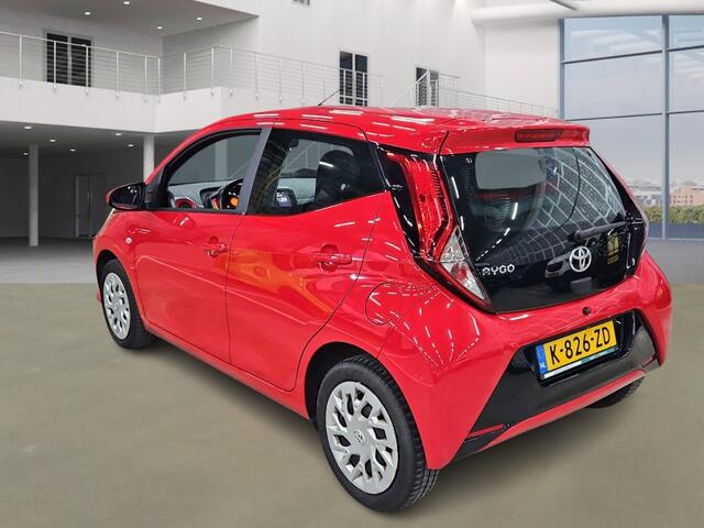 Toyota AYGO 1.0 VVT-i x-play AUT! Carplay! Camera! VERWACHT!!