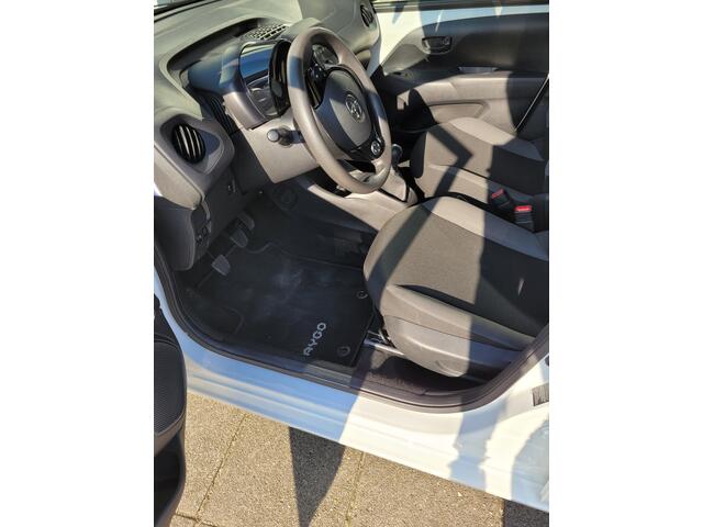 Toyota AYGO X 1.0 VVT-i MT Play Apple Carplay, Android, Cruise Camera