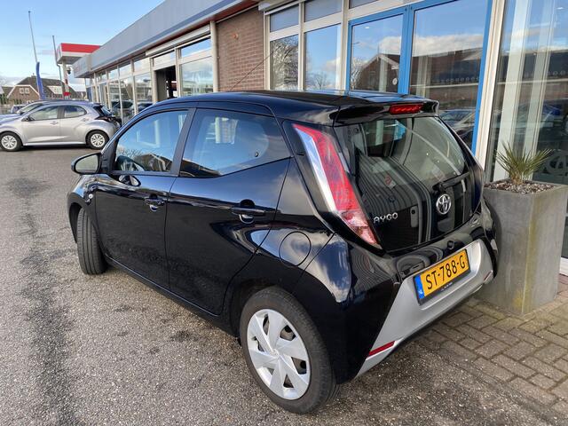 Toyota AYGO 1.0 VVT-i x-nav