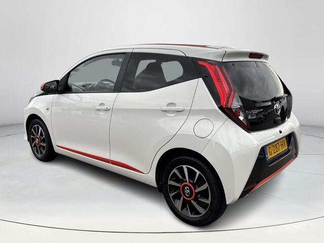 Toyota AYGO 1.0 VVT-i x-cite **AIRCO/ APPLE CARPLAY/ BEGRENZER/ 36 MAANDEN GARANTIE**