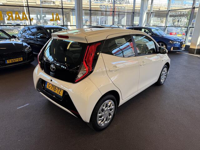 Toyota AYGO 1.0 VVT-i x-play limited | Apple carplay | Begrenzer | LED Dagrijverlichting | Nederlands geleverd
