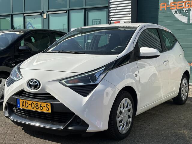 Toyota AYGO 1.0 VVT-i x-play / Carplay / Airco / Camera / NAP