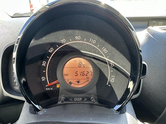 Toyota AYGO 1.0 VVT-i x-play / Carplay / Airco / Camera / NAP