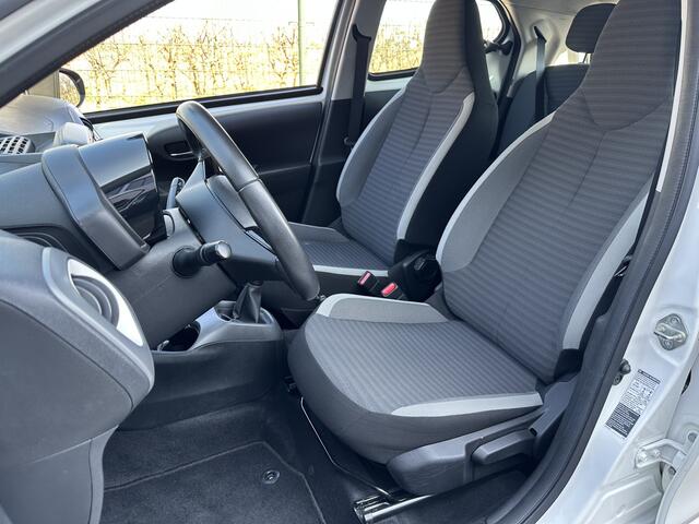 Toyota AYGO 1.0 VVT-i x-play / Carplay / Airco / Camera / NAP