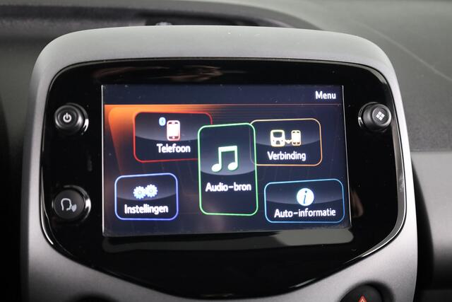 Toyota AYGO 1.0 VVT-i x-play | NL-Auto | Apple Carplay -/ Android Auto | Parkeercamera |