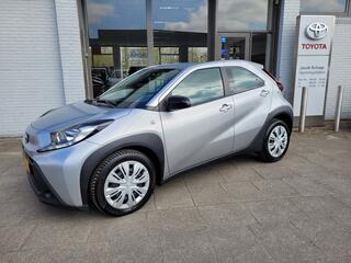 toyota-aygo-x-1.0-vvt-i-mt-play-air