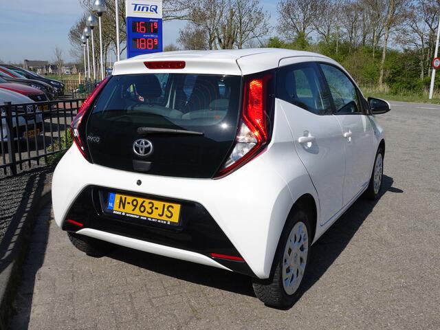 Toyota AYGO 1.0 VVT-i x-play NAVI | CAMERA | BT-TEL | AIRCO