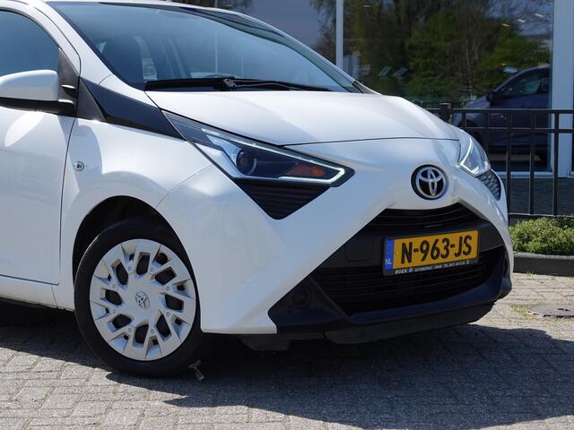 Toyota AYGO 1.0 VVT-i x-play NAVI | CAMERA | BT-TEL | AIRCO
