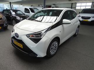 toyota-aygo-1.0-vvt-i-x-play-automa