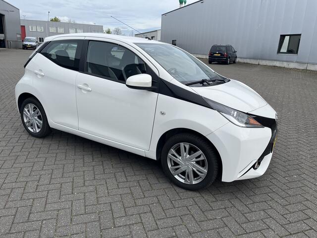 Toyota AYGO 1.0 VVT-i x-wave