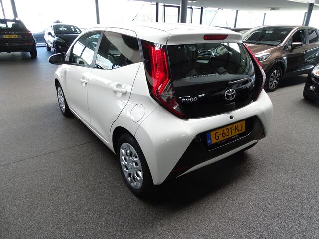 Toyota AYGO 1.0 VVT-i x-play limited Carplay, Airco, Etc