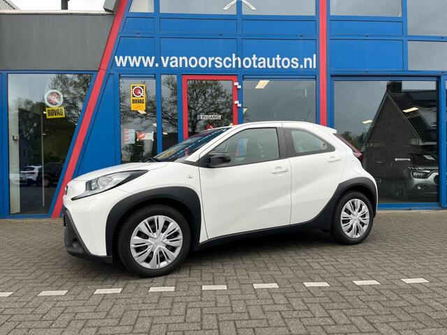 Toyota AYGO 1.0 VVT-I Play Navi Carplay Camera Led 5-Deurs Airco