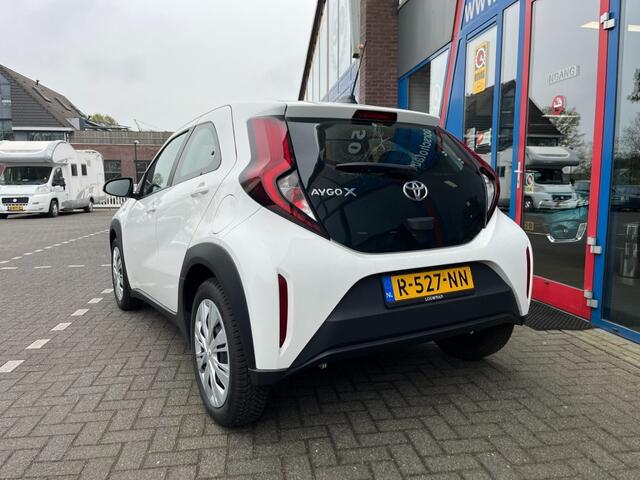 Toyota AYGO 1.0 VVT-I Play Navi Carplay Camera Led 5-Deurs Airco