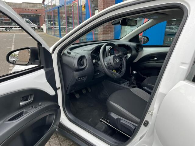 Toyota AYGO 1.0 VVT-I Play Navi Carplay Camera Led 5-Deurs Airco
