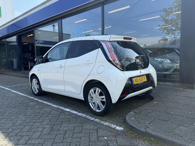 Toyota AYGO 1.0 VVT-i x-play