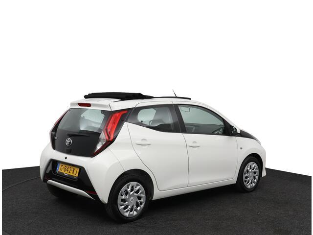Toyota AYGO 1.0 VVT-i x-play limited | Electrisch vouwdak | Parkeercamera | Apple carplay - Android auto |