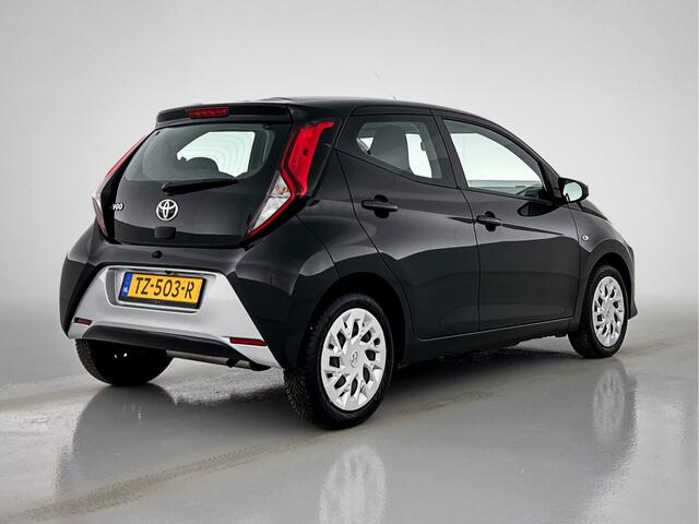 Toyota AYGO 1.0 VVT-i x-play | Apple Carplay / Android Auto | Camera | Airco | Nederlandse Auto | Dealer Onderhouden |