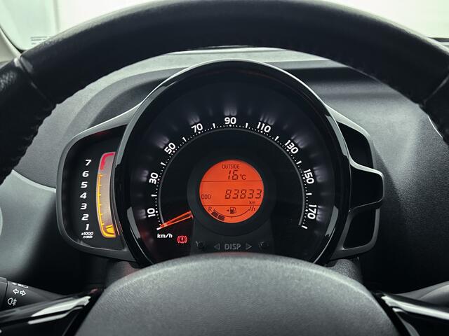Toyota AYGO 1.0 VVT-i x-play | Apple Carplay / Android Auto | Camera | Airco | Nederlandse Auto | Dealer Onderhouden |