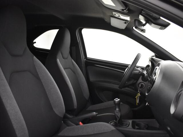 Toyota AYGO 1.0 VVT-i MT First Edition | Carplay | Stoelverwarming | Climate