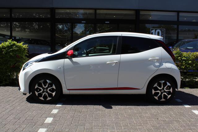 Toyota AYGO 1.0 VVT-i x-joy | Clima | Apple/Android | Camera | LMV