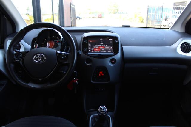 Toyota AYGO 1.0 VVT-i x-joy | Clima | Apple/Android | Camera | LMV