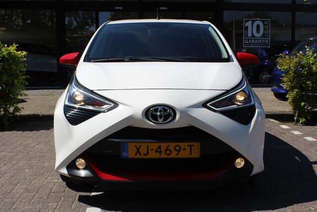 Toyota AYGO 1.0 VVT-i x-joy | Clima | Apple/Android | Camera | LMV