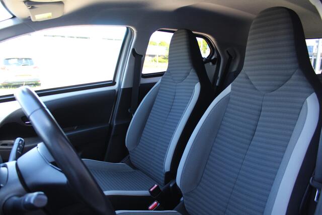 Toyota AYGO 1.0 VVT-i x-joy | Clima | Apple/Android | Camera | LMV