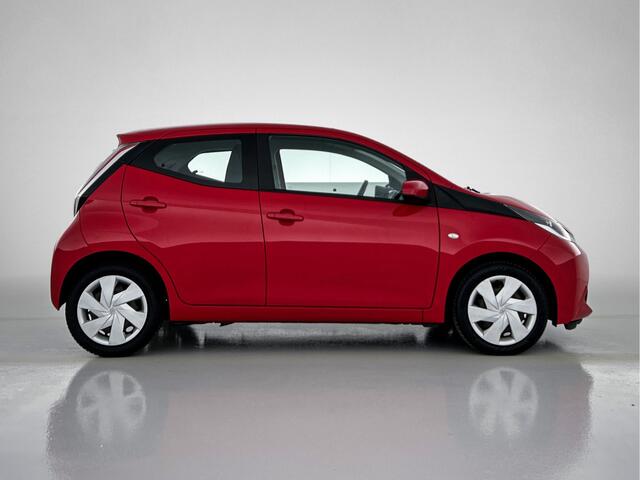 Toyota AYGO 1.0 VVT-i x-play | Automaat |