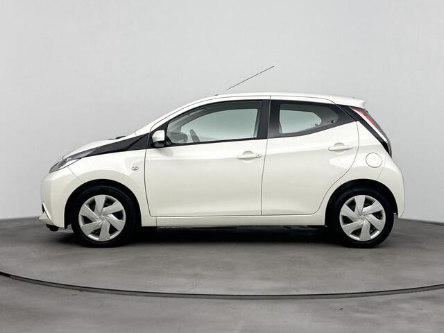 Toyota AYGO 1.0 VVT-i x-nav