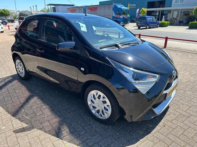 Toyota AYGO 1.0 VVT-I X-PLAY