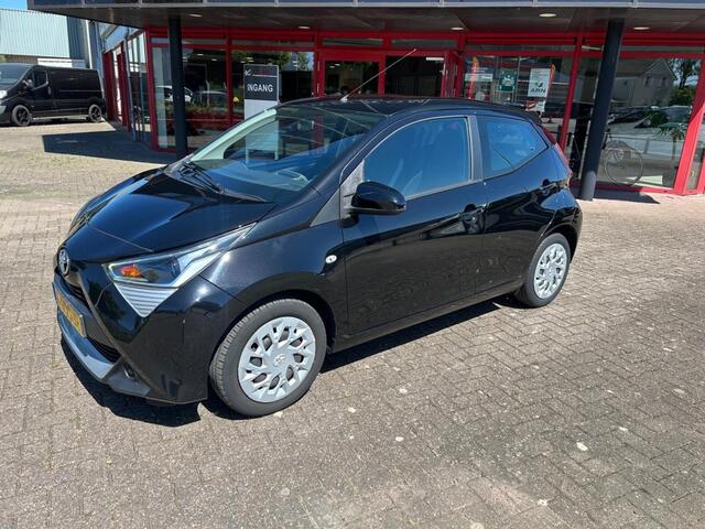 Toyota AYGO 1.0 VVT-I X-PLAY