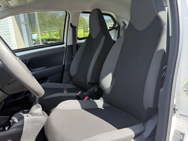 Toyota AYGO 1.0 VVT-i x-now