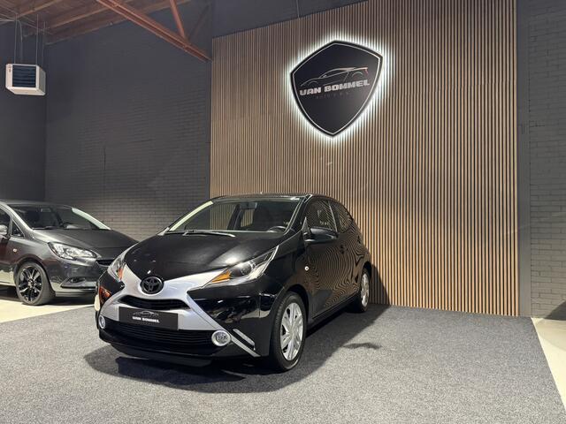 Toyota AYGO 1.0 VVT-i x-play Airco.Navi.Led.Elecpakket.LMV!!