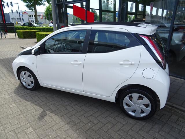 Toyota AYGO 1.0 VVT-i x-wave OPEN DAK