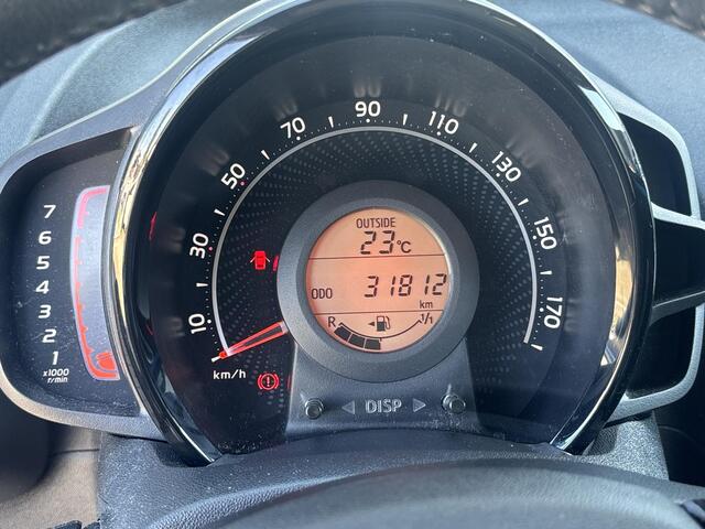 Toyota AYGO 1.0 VVT-i x-play | Apple CarPlay/Android Auto | Eerste eigenaar | 100% onderhouden | Toyota garantie tot 2030!