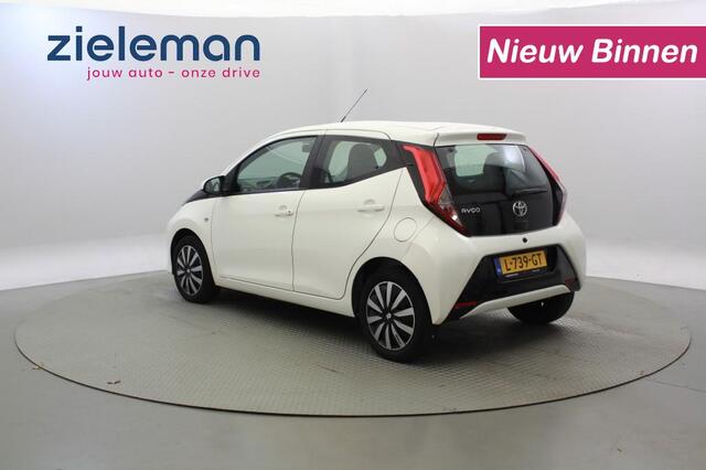 Toyota AYGO 1.0 VVT-I X-Play 5 Deurs - Carplay, Camera